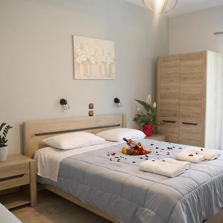 Marina Apartments, Агиос Гордиос Екстериор снимка