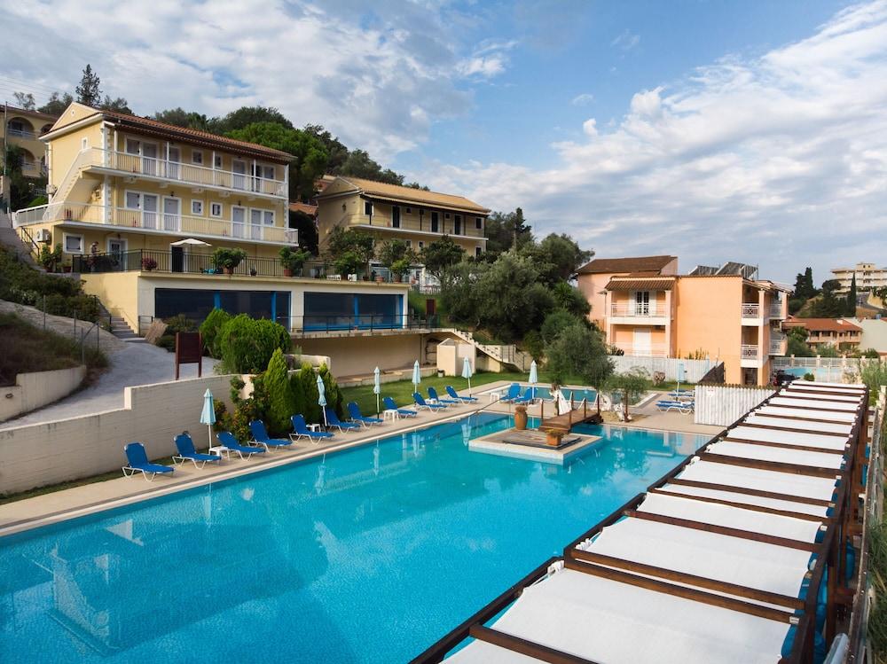 Marina Apartments, Агиос Гордиос Екстериор снимка