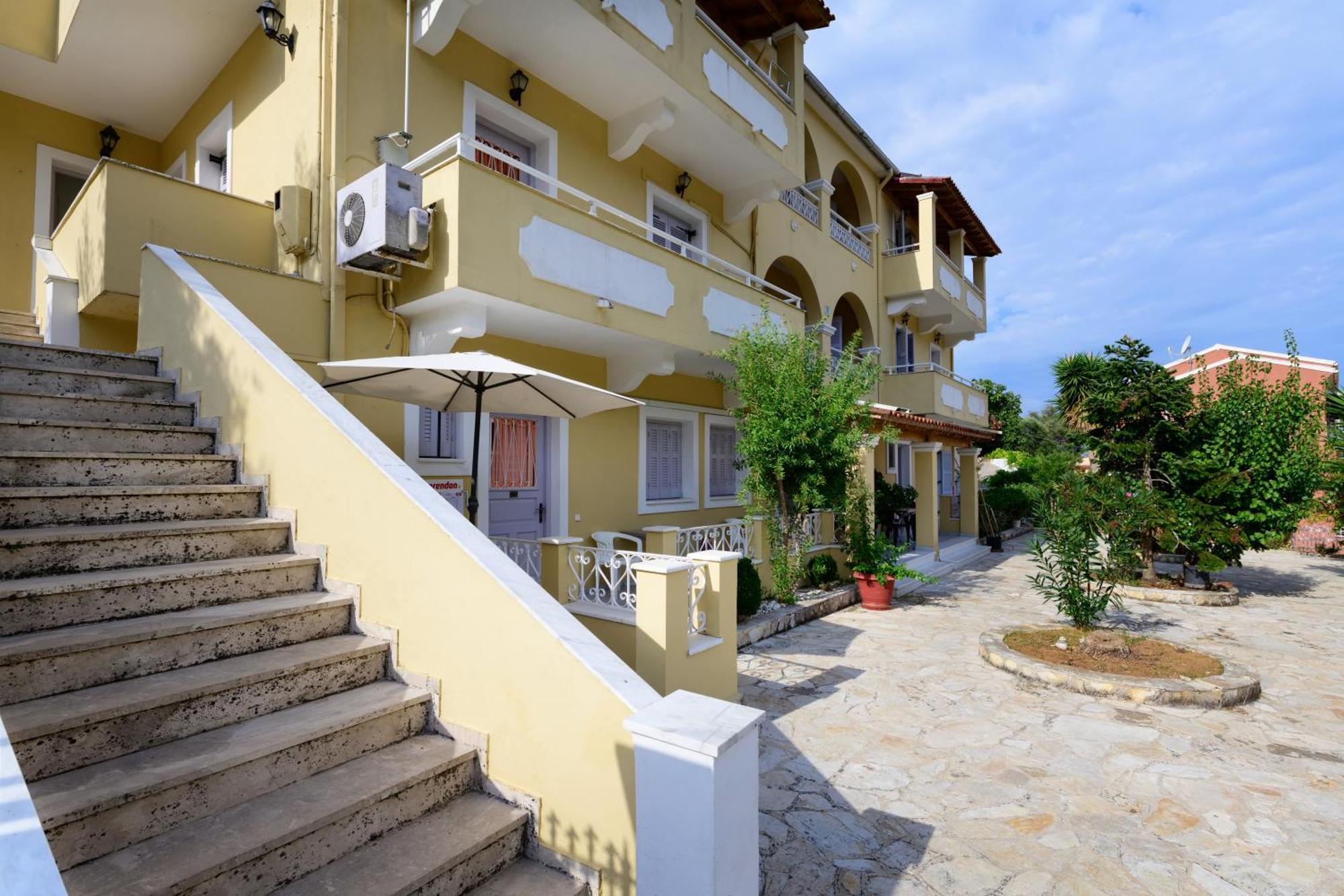 Marina Apartments, Агиос Гордиос Екстериор снимка