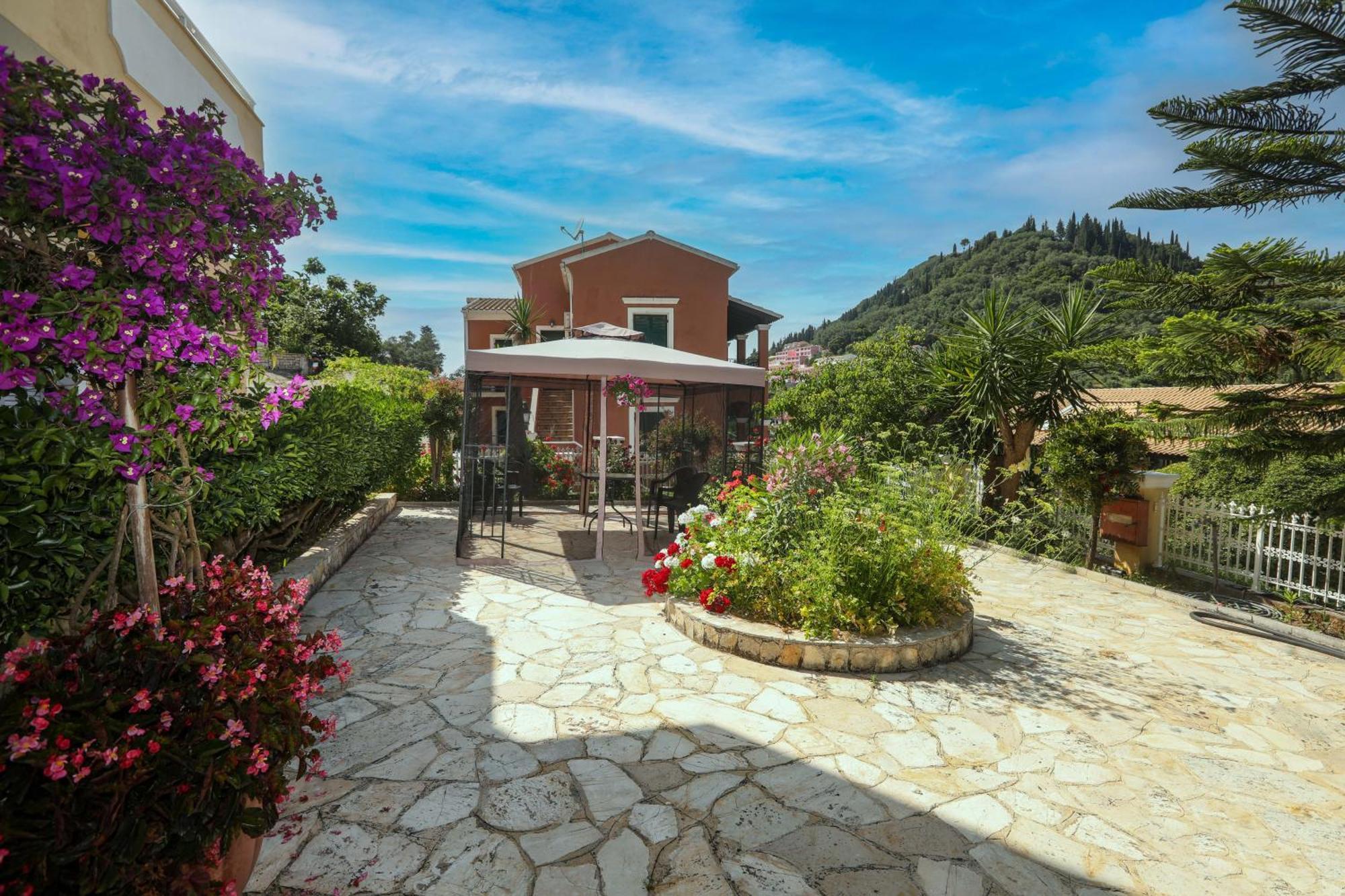 Marina Apartments, Агиос Гордиос Екстериор снимка