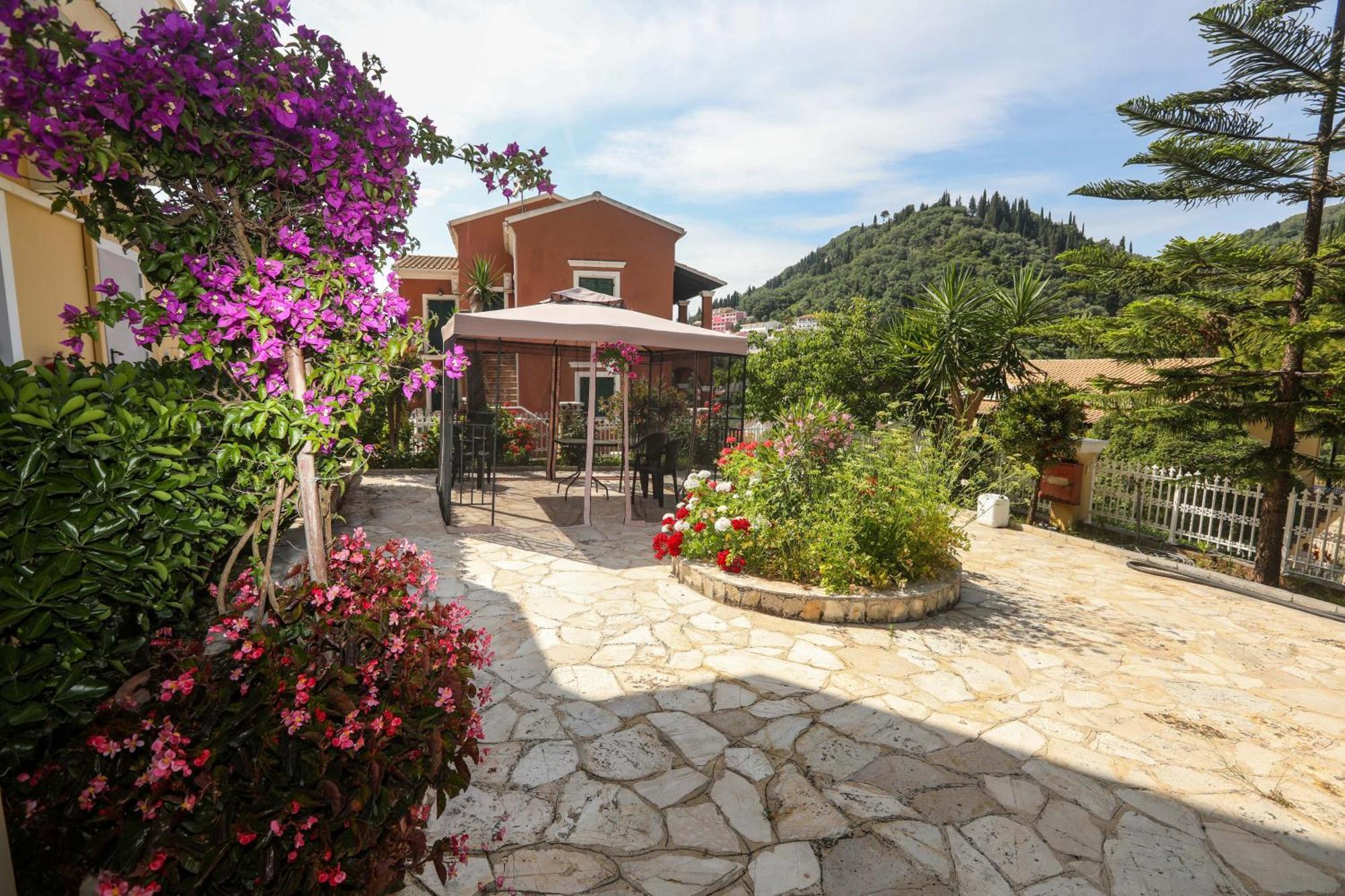 Marina Apartments, Агиос Гордиос Екстериор снимка