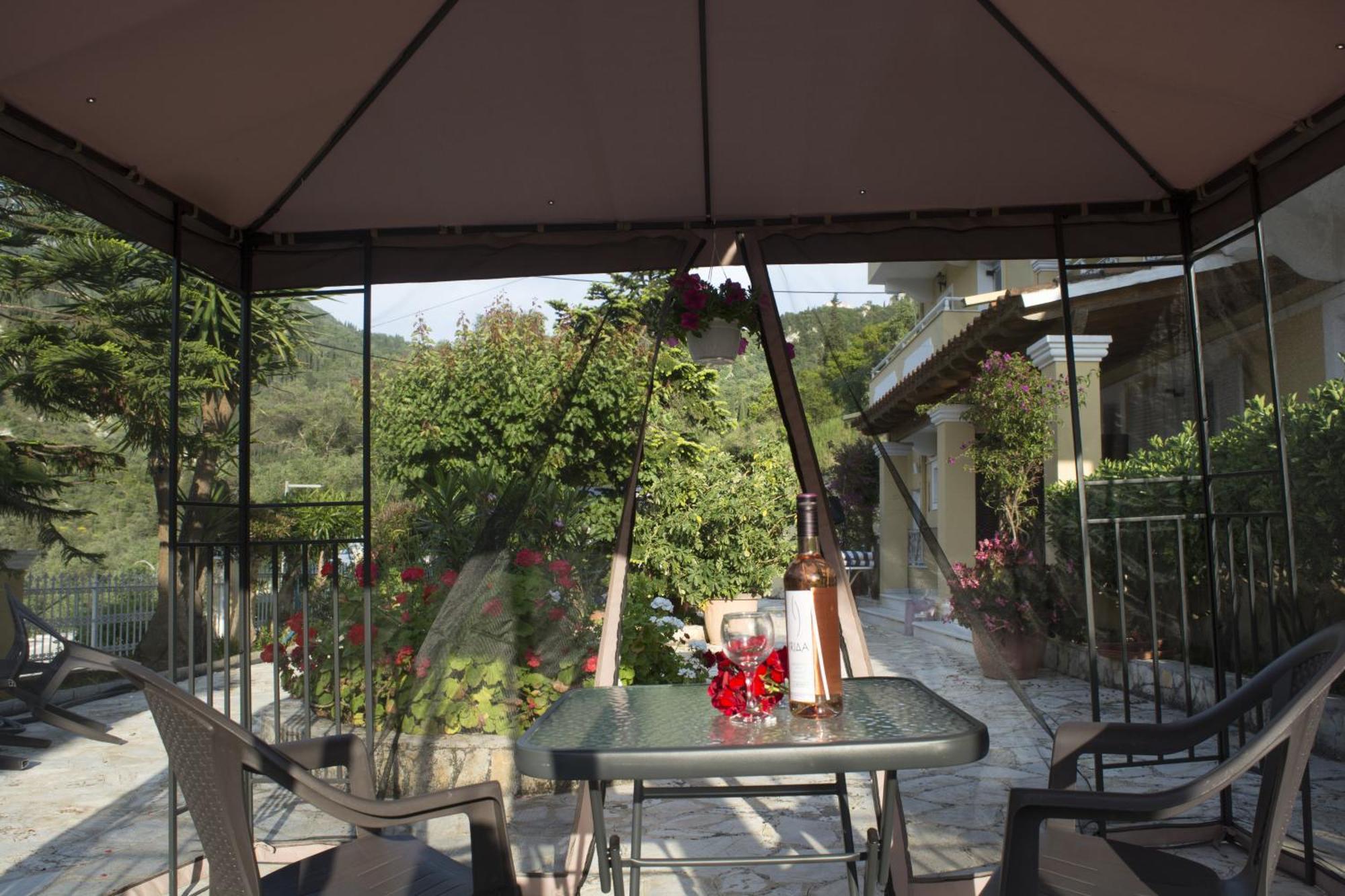 Marina Apartments, Агиос Гордиос Екстериор снимка