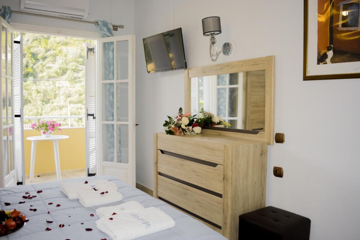 Marina Apartments, Агиос Гордиос Екстериор снимка