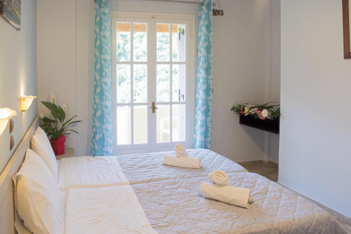 Marina Apartments, Агиос Гордиос Екстериор снимка