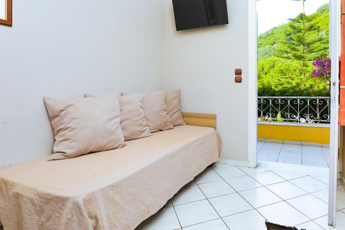 Marina Apartments, Агиос Гордиос Екстериор снимка