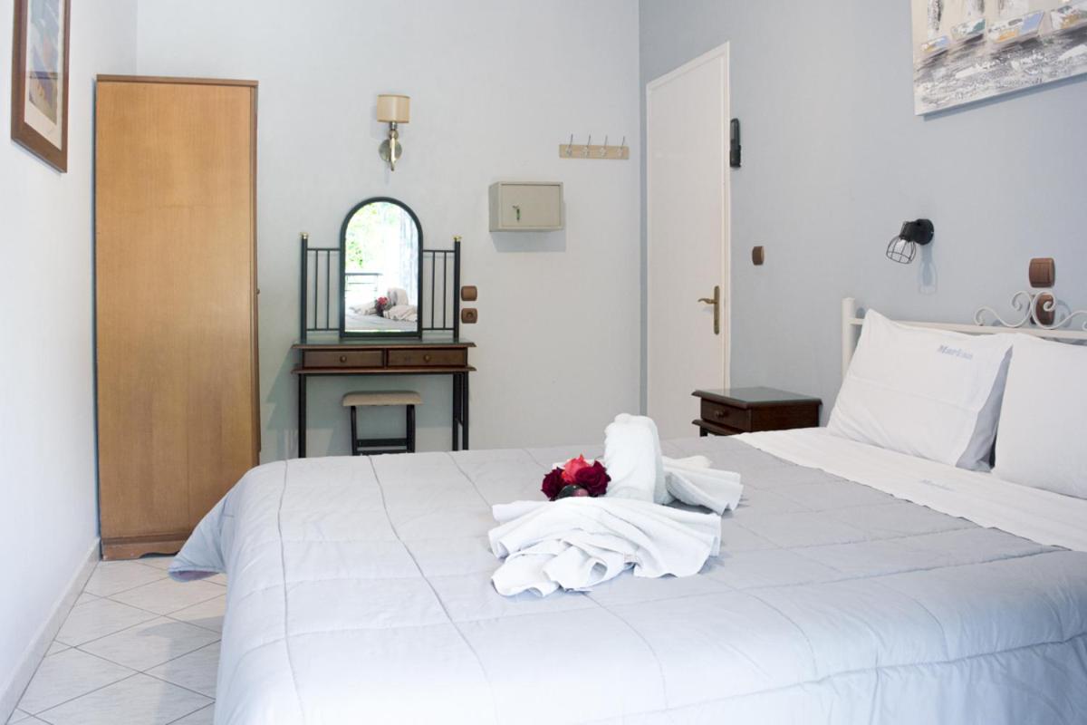 Marina Apartments, Агиос Гордиос Екстериор снимка