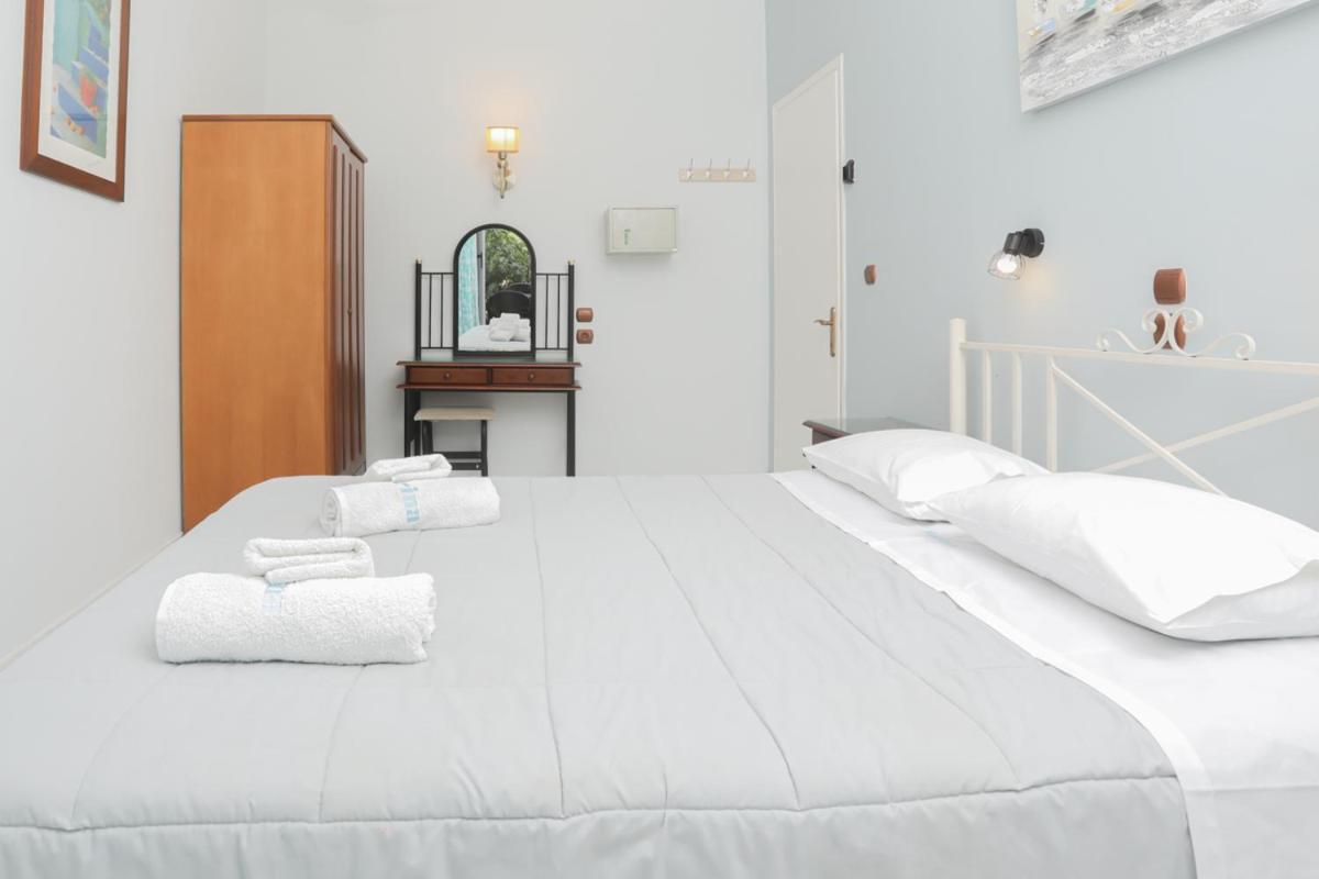 Marina Apartments, Агиос Гордиос Екстериор снимка