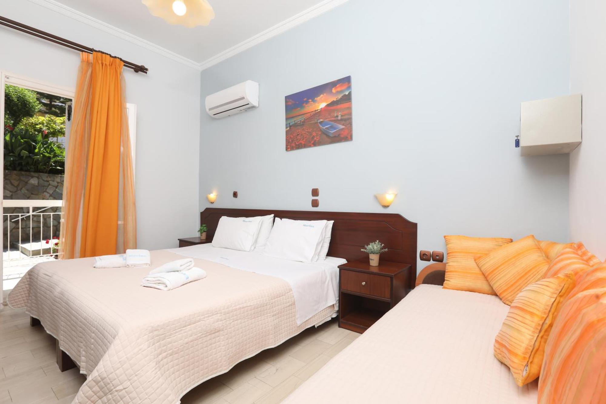 Marina Apartments, Агиос Гордиос Екстериор снимка
