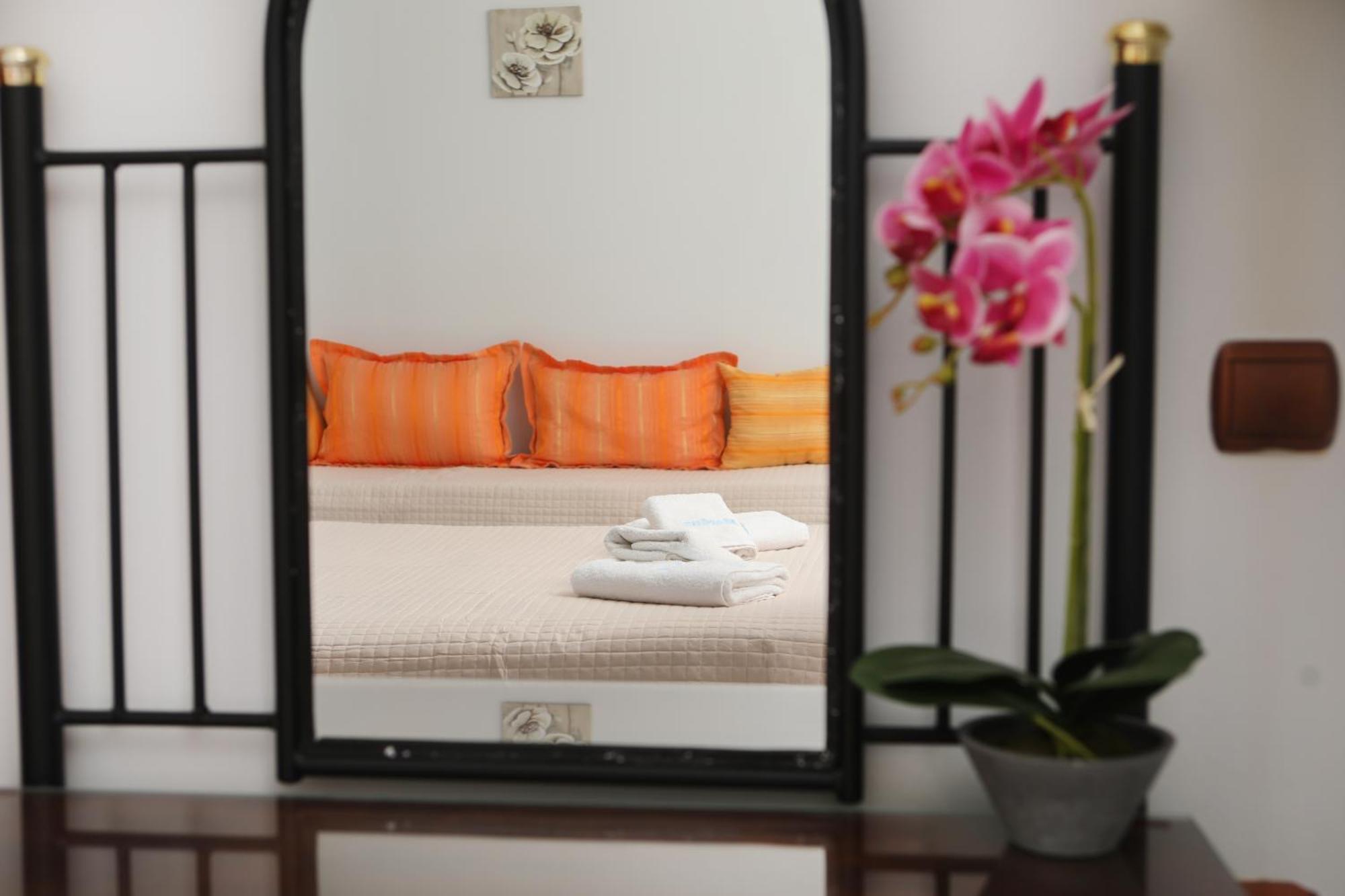 Marina Apartments, Агиос Гордиос Екстериор снимка