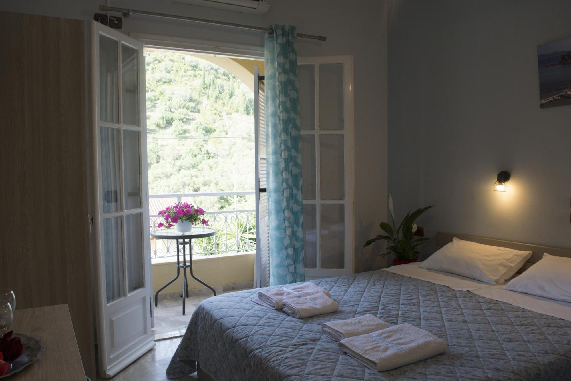 Marina Apartments, Агиос Гордиос Екстериор снимка