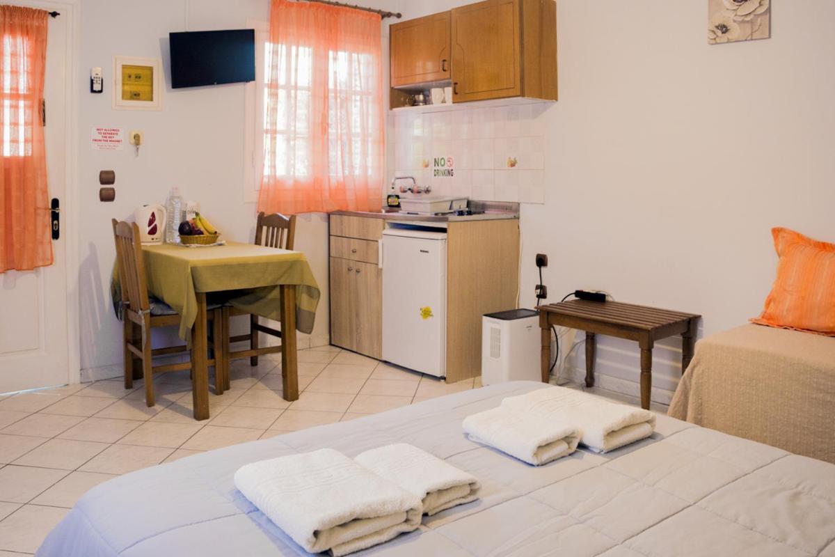 Marina Apartments, Агиос Гордиос Екстериор снимка