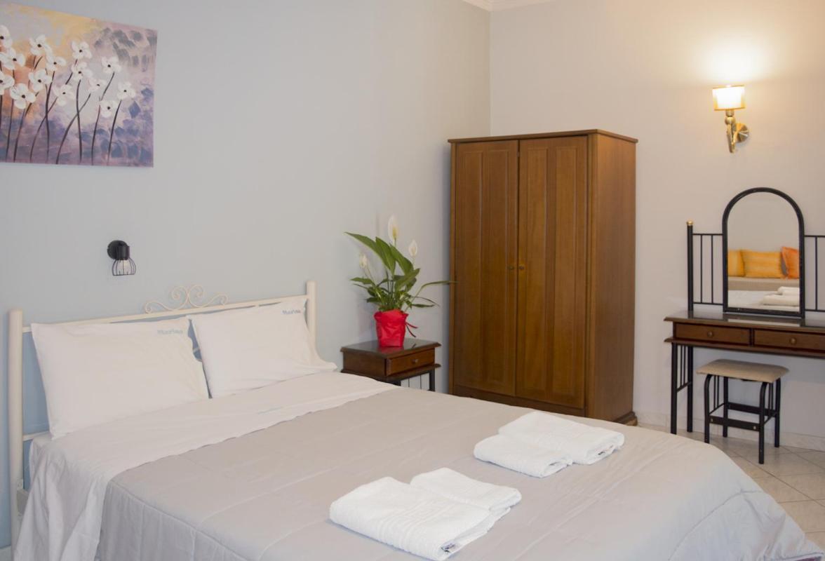Marina Apartments, Агиос Гордиос Екстериор снимка